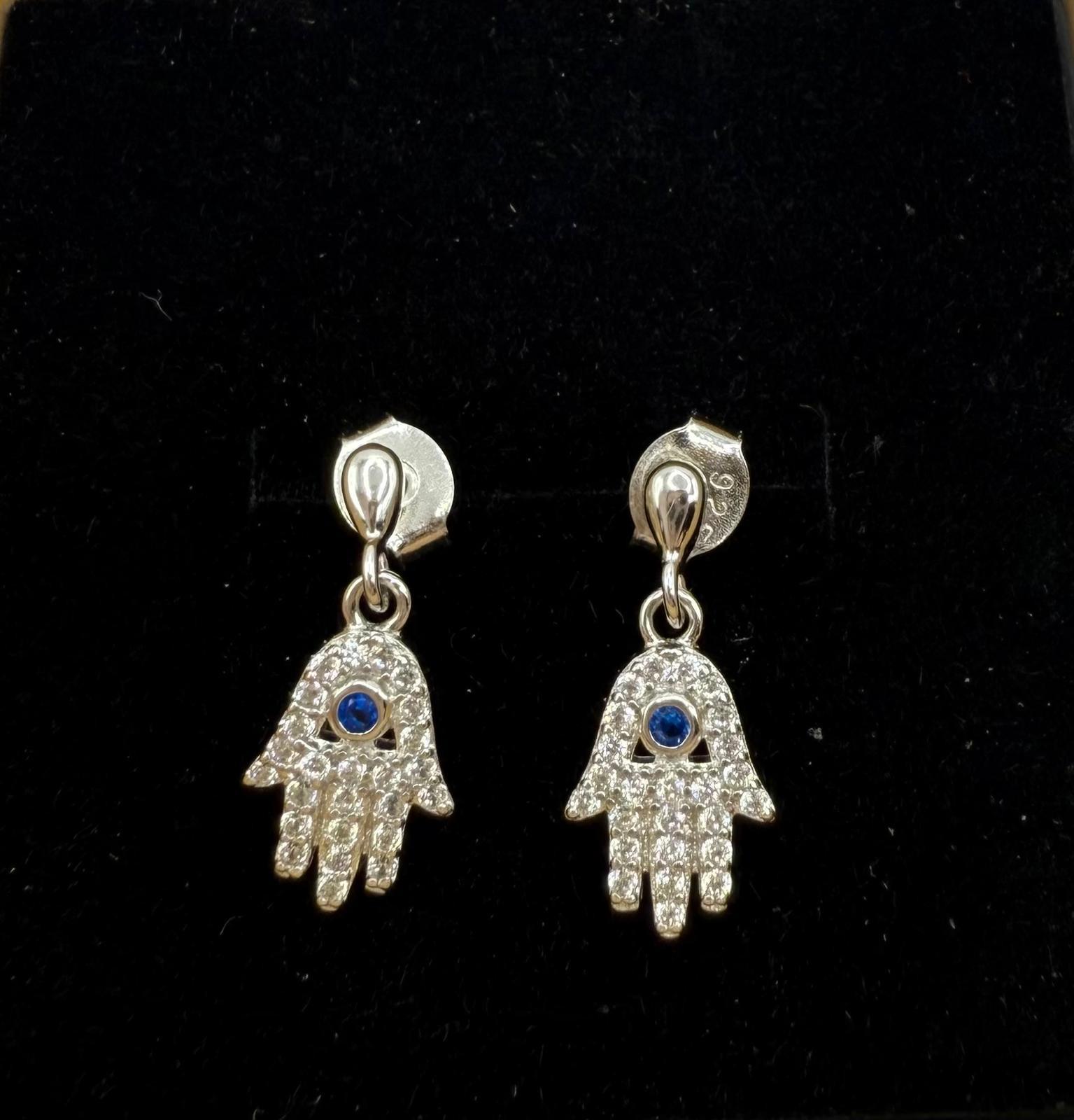 Hamsa droppörhängen med blå kristall – sterlingsilver