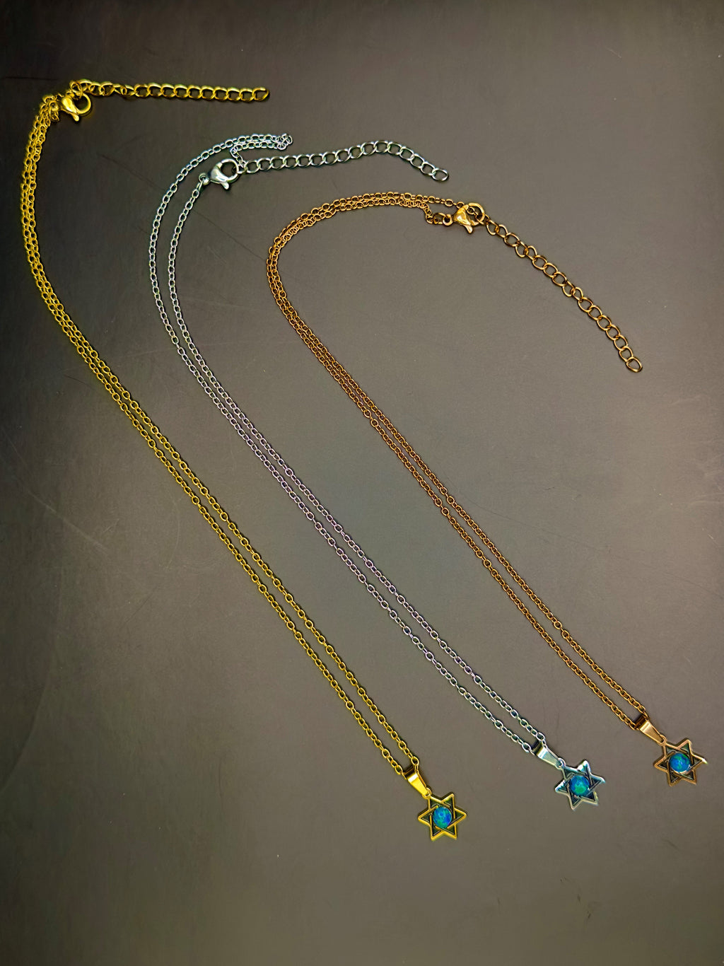 Davidsstjärna halsband med blå opal